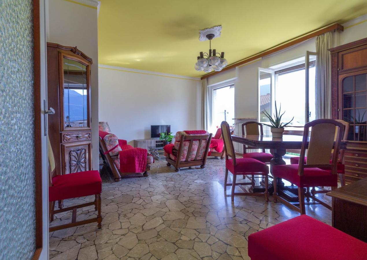 Mamma Ciccia Holiday Home - Casa Imperia Манделло-дель-Ларио Экстерьер фото