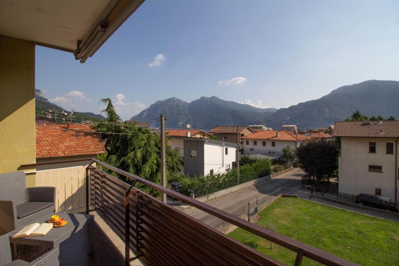 Mamma Ciccia Holiday Home - Casa Imperia Манделло-дель-Ларио Экстерьер фото